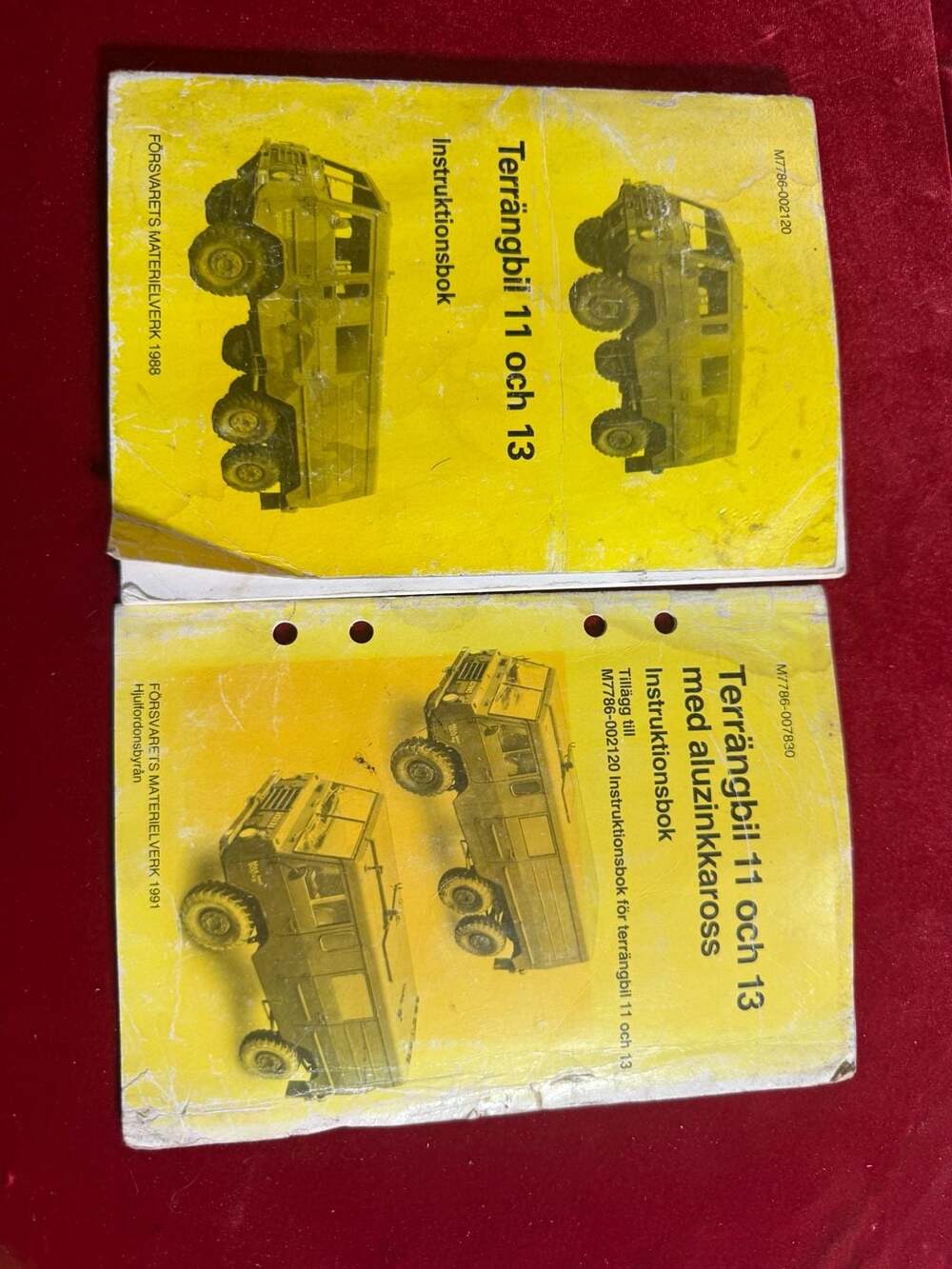 Set of 2 Swedish Military Instruction Manuals for Volvo Terrängbil 11 & 13 (Y)